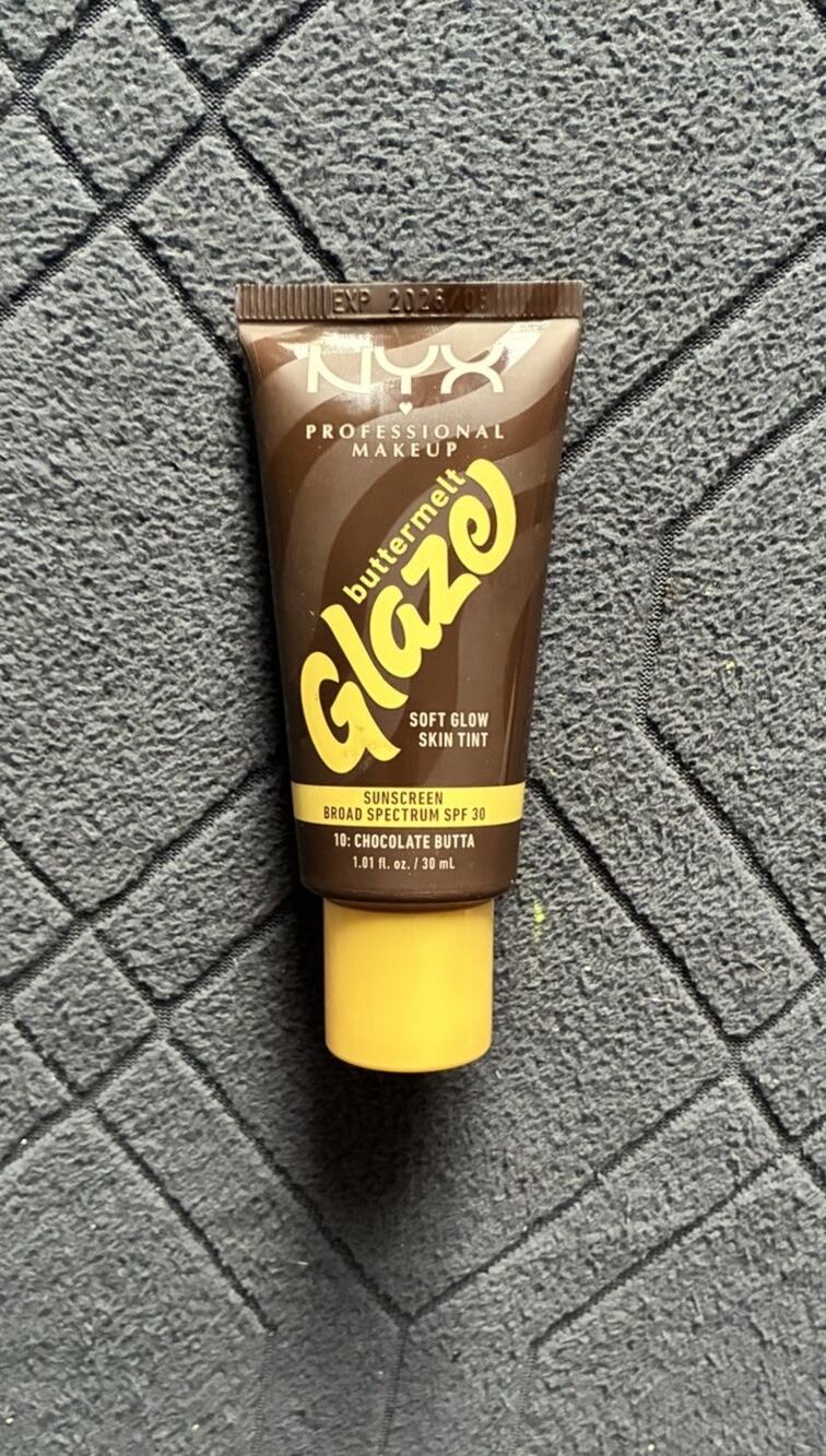 NYX Professional Makeup Buttermelt Glaze Skin Tint Soft Glow SPF 30 10 Chocolate